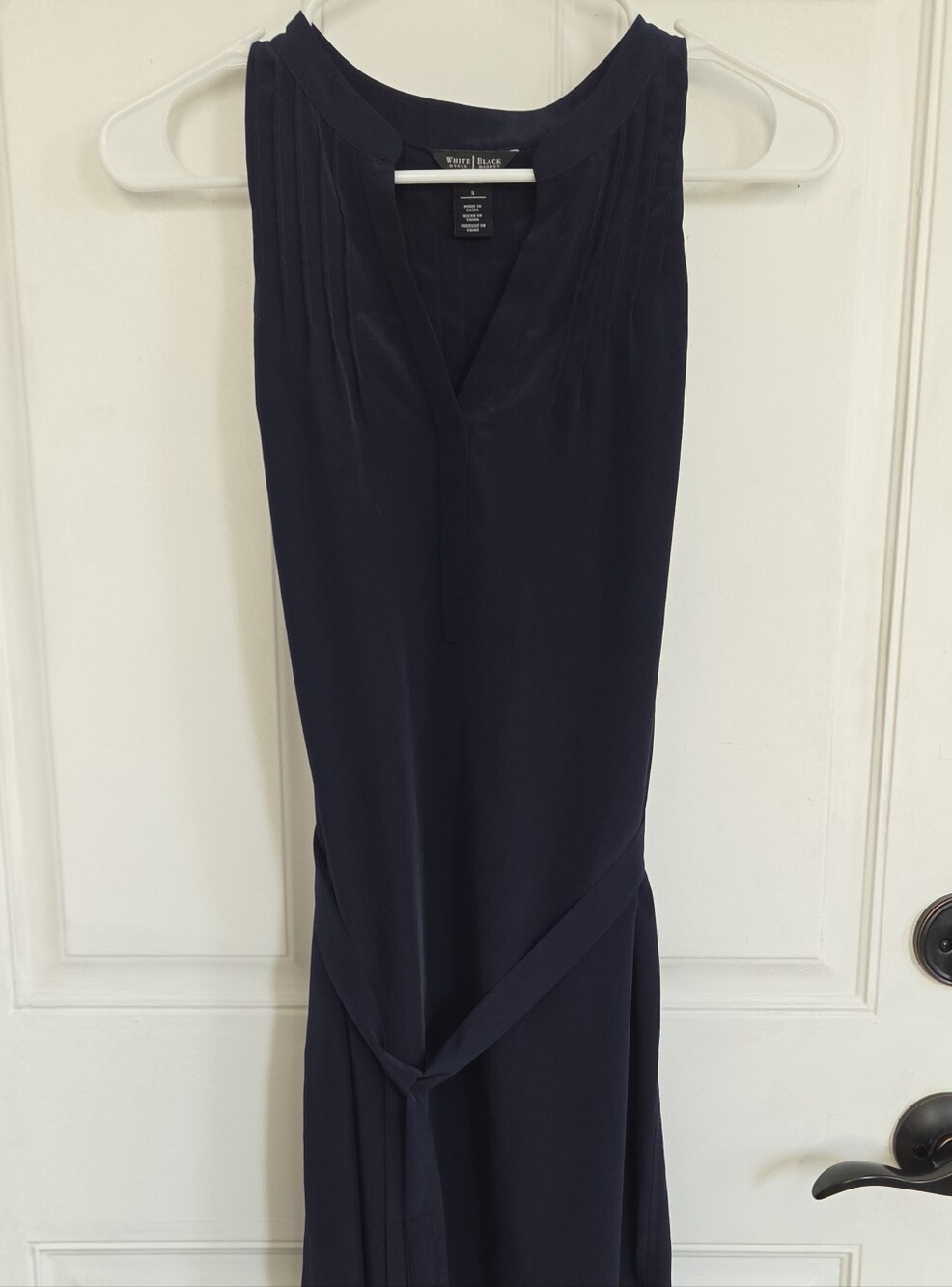 White House Black Market Navy Sleeveless V-Neck Madi Dress (D4)